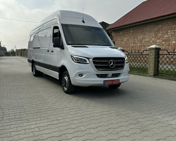Белый Мерседес Sprinter, объемом двигателя 2.99 л и пробегом 373 тыс. км за 62700 $, фото 3 на Automoto.ua