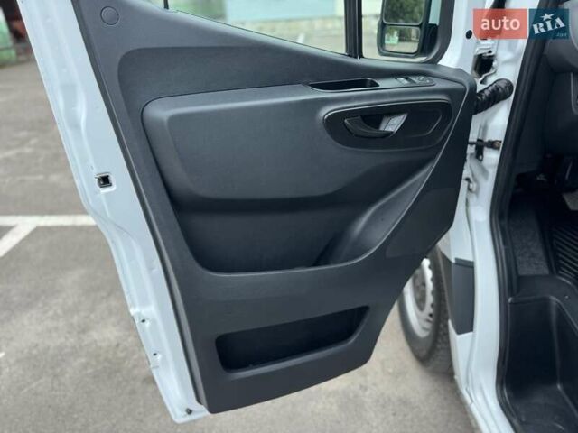 Белый Мерседес Sprinter, объемом двигателя 2.2 л и пробегом 243 тыс. км за 25800 $, фото 24 на Automoto.ua