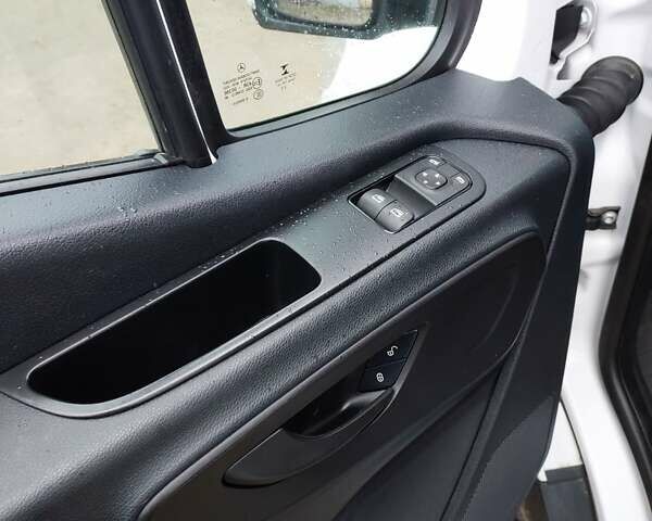 Белый Мерседес Sprinter, объемом двигателя 2.2 л и пробегом 297 тыс. км за 26700 $, фото 32 на Automoto.ua