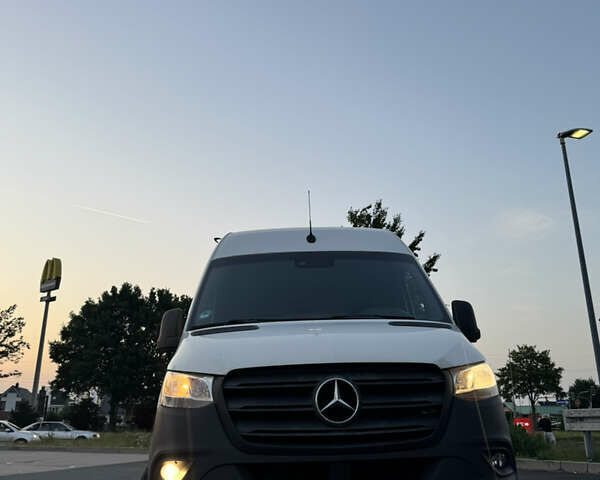 Білий Мерседес Sprinter, об'ємом двигуна 2.2 л та пробігом 201 тис. км за 25000 $, фото 3 на Automoto.ua