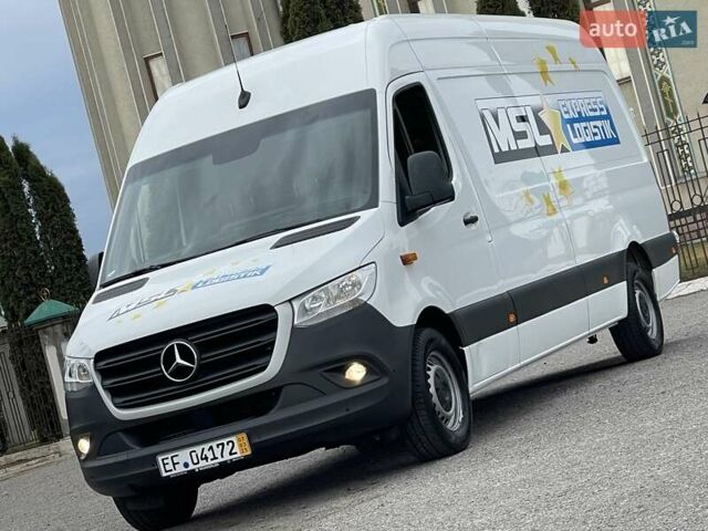 Белый Мерседес Sprinter, объемом двигателя 2.2 л и пробегом 300 тыс. км за 25500 $, фото 1 на Automoto.ua