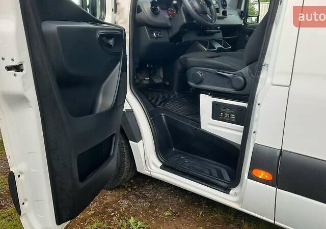 Белый Мерседес Sprinter, объемом двигателя 2.2 л и пробегом 201 тыс. км за 26599 $, фото 55 на Automoto.ua