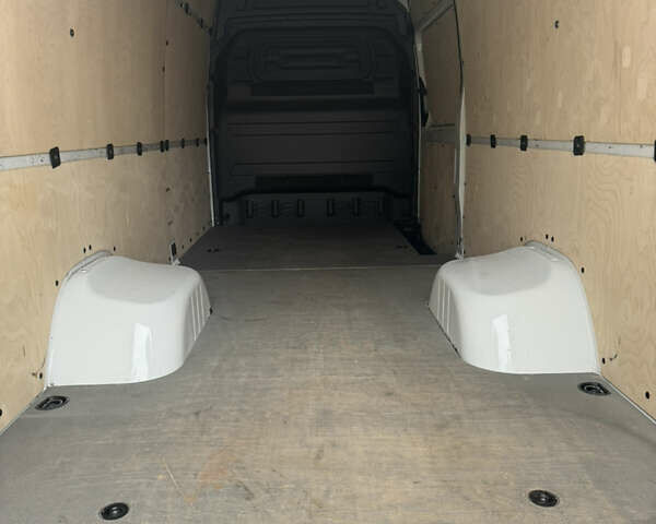 Белый Мерседес Sprinter, объемом двигателя 2.99 л и пробегом 372 тыс. км за 44686 $, фото 5 на Automoto.ua