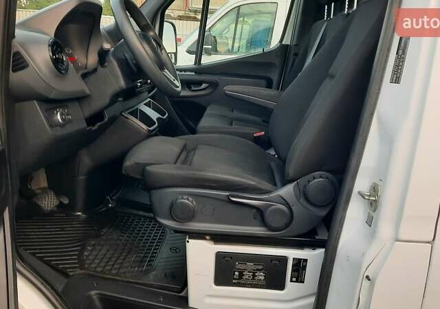 Белый Мерседес Sprinter, объемом двигателя 2.2 л и пробегом 201 тыс. км за 26599 $, фото 53 на Automoto.ua