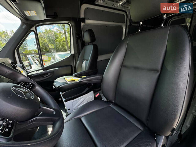 Белый Мерседес Sprinter, объемом двигателя 3 л и пробегом 61 тыс. км за 35600 $, фото 11 на Automoto.ua