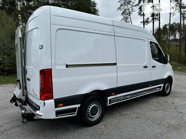 Белый Мерседес Sprinter, объемом двигателя 2.14 л и пробегом 230 тыс. км за 26900 $, фото 5 на Automoto.ua