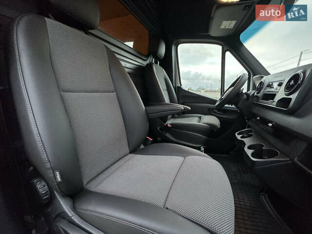 Белый Мерседес Sprinter, объемом двигателя 3 л и пробегом 300 тыс. км за 37500 $, фото 27 на Automoto.ua