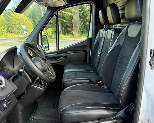 Белый Мерседес Sprinter, объемом двигателя 0 л и пробегом 290 тыс. км за 25000 $, фото 12 на Automoto.ua