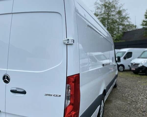 Белый Мерседес Sprinter, объемом двигателя 2.2 л и пробегом 194 тыс. км за 29850 $, фото 24 на Automoto.ua