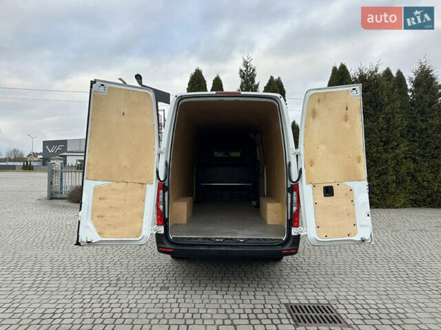 Белый Мерседес Sprinter, объемом двигателя 3 л и пробегом 300 тыс. км за 37500 $, фото 21 на Automoto.ua