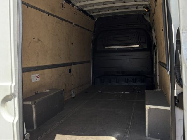 Белый Мерседес Sprinter, объемом двигателя 0 л и пробегом 200 тыс. км за 28706 $, фото 7 на Automoto.ua