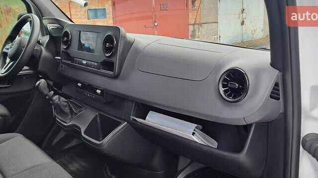 Белый Мерседес Sprinter, объемом двигателя 2.2 л и пробегом 222 тыс. км за 23999 $, фото 66 на Automoto.ua