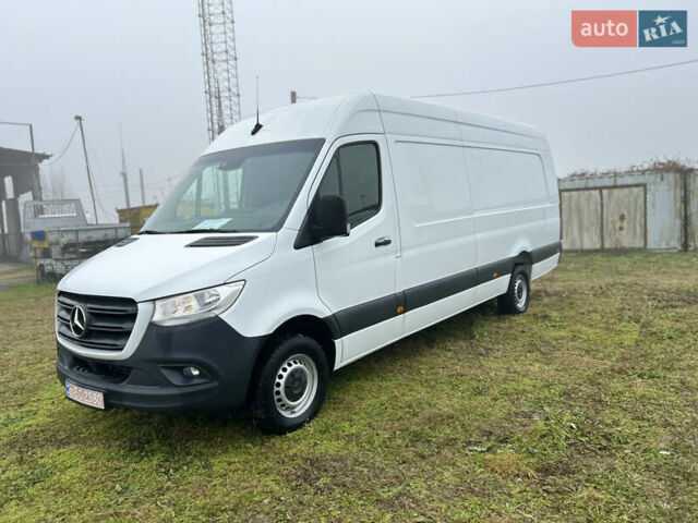 Белый Мерседес Sprinter, объемом двигателя 2.2 л и пробегом 143 тыс. км за 24400 $, фото 2 на Automoto.ua