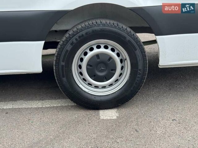 Белый Мерседес Sprinter, объемом двигателя 2.2 л и пробегом 243 тыс. км за 25800 $, фото 40 на Automoto.ua