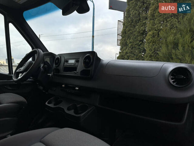 Белый Мерседес Sprinter, объемом двигателя 3 л и пробегом 300 тыс. км за 37500 $, фото 26 на Automoto.ua