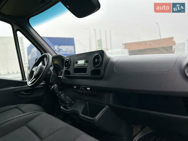 Белый Мерседес Sprinter, объемом двигателя 2.2 л и пробегом 143 тыс. км за 24400 $, фото 54 на Automoto.ua