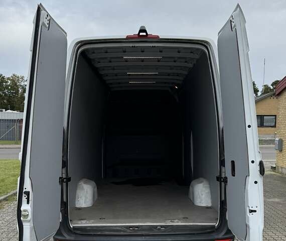 Белый Мерседес Sprinter, объемом двигателя 2.14 л и пробегом 352 тыс. км за 27800 $, фото 10 на Automoto.ua