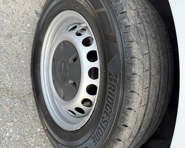 Белый Мерседес Sprinter, объемом двигателя 2.14 л и пробегом 230 тыс. км за 21500 $, фото 73 на Automoto.ua