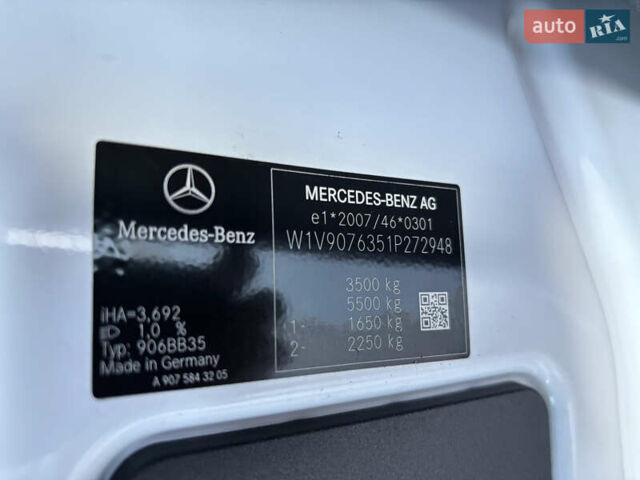 Белый Мерседес Sprinter, объемом двигателя 2.2 л и пробегом 280 тыс. км за 29000 $, фото 12 на Automoto.ua