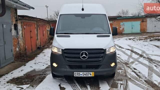 Белый Мерседес Sprinter, объемом двигателя 2.2 л и пробегом 222 тыс. км за 23999 $, фото 4 на Automoto.ua