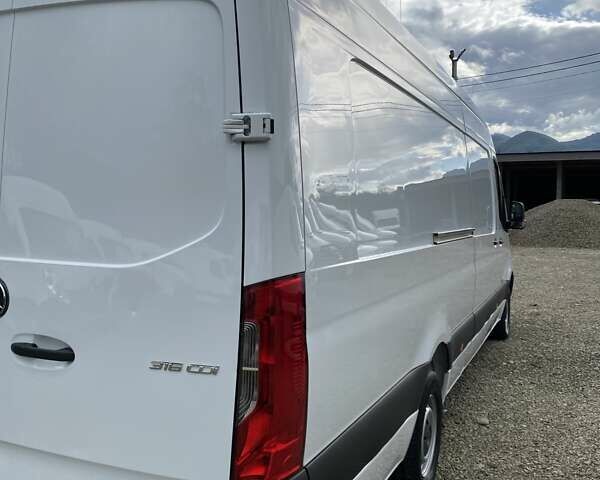 Белый Мерседес Sprinter, объемом двигателя 2.2 л и пробегом 193 тыс. км за 22850 $, фото 30 на Automoto.ua