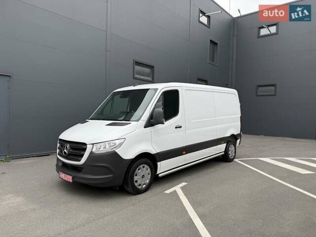 Белый Мерседес Sprinter, объемом двигателя 2.2 л и пробегом 287 тыс. км за 25450 $, фото 1 на Automoto.ua