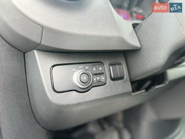 Белый Мерседес Sprinter, объемом двигателя 2.14 л и пробегом 433 тыс. км за 27900 $, фото 27 на Automoto.ua
