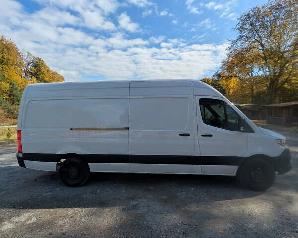 Белый Мерседес Sprinter, объемом двигателя 3 л и пробегом 157 тыс. км за 35000 $, фото 4 на Automoto.ua