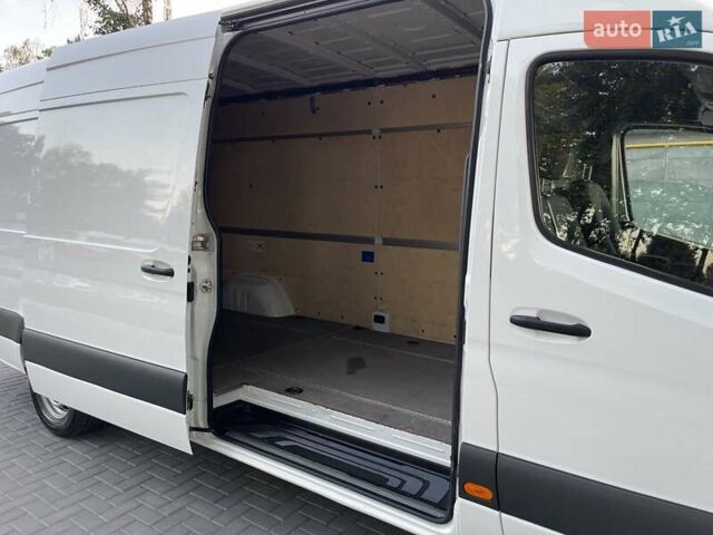 Белый Мерседес Sprinter, объемом двигателя 2.14 л и пробегом 337 тыс. км за 24800 $, фото 11 на Automoto.ua