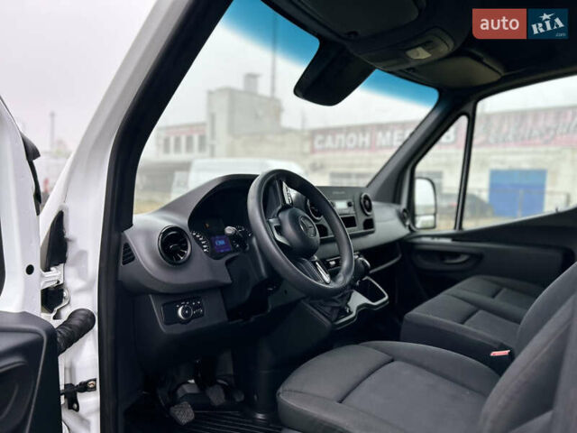 Белый Мерседес Sprinter, объемом двигателя 2.2 л и пробегом 143 тыс. км за 24400 $, фото 60 на Automoto.ua