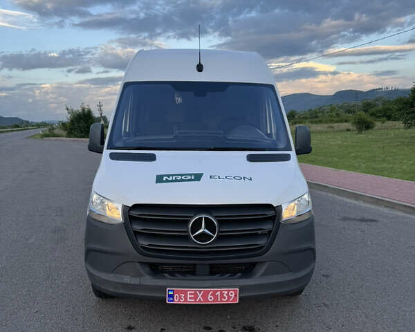 Белый Мерседес Sprinter, объемом двигателя 2.2 л и пробегом 308 тыс. км за 25800 $, фото 1 на Automoto.ua