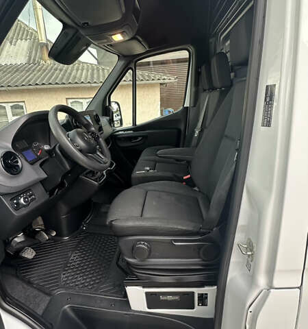 Белый Мерседес Sprinter, объемом двигателя 2.14 л и пробегом 290 тыс. км за 23070 $, фото 18 на Automoto.ua