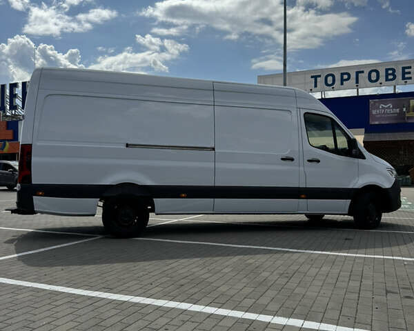 Білий Мерседес Sprinter, об'ємом двигуна 2.99 л та пробігом 313 тис. км за 40906 $, фото 17 на Automoto.ua