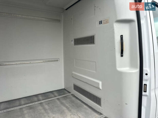 Белый Мерседес Sprinter, объемом двигателя 2.14 л и пробегом 433 тыс. км за 27900 $, фото 21 на Automoto.ua