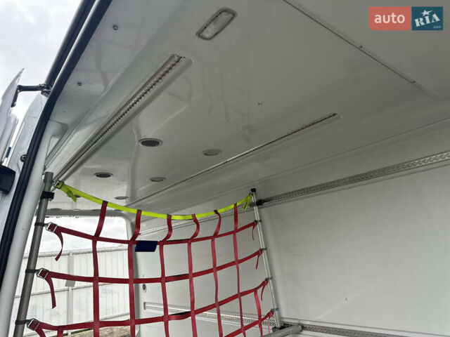Белый Мерседес Sprinter, объемом двигателя 2.14 л и пробегом 433 тыс. км за 27900 $, фото 22 на Automoto.ua