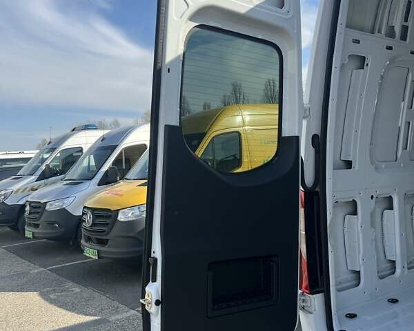 Белый Мерседес Sprinter, объемом двигателя 2.99 л и пробегом 1 тыс. км за 77000 $, фото 8 на Automoto.ua