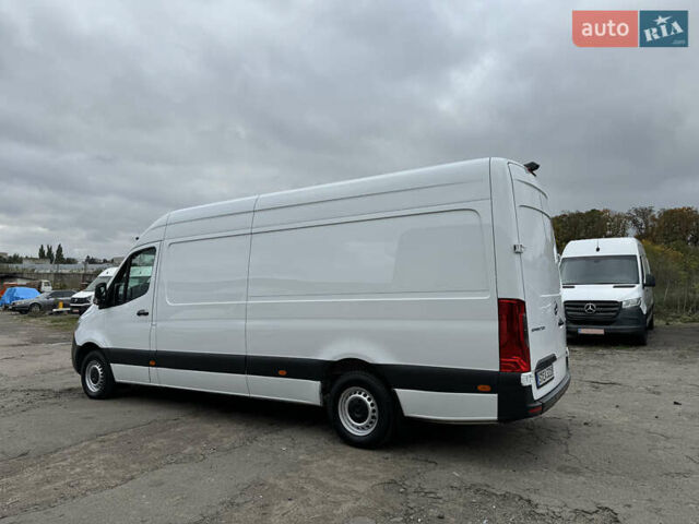 Белый Мерседес Sprinter, объемом двигателя 2.2 л и пробегом 299 тыс. км за 25600 $, фото 4 на Automoto.ua