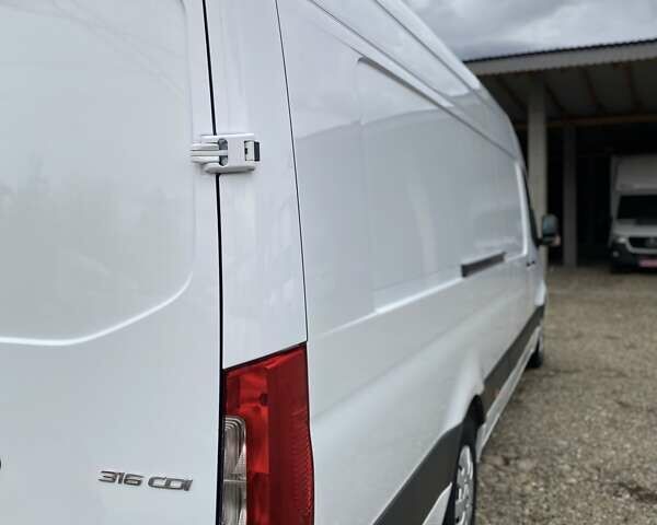 Белый Мерседес Sprinter, объемом двигателя 2.2 л и пробегом 198 тыс. км за 27900 $, фото 34 на Automoto.ua