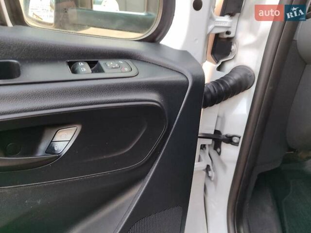 Белый Мерседес Sprinter, объемом двигателя 2.1 л и пробегом 300 тыс. км за 26400 $, фото 35 на Automoto.ua