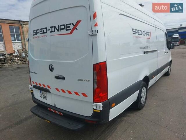 Білий Мерседес Sprinter, об'ємом двигуна 2.14 л та пробігом 290 тис. км за 28865 $, фото 4 на Automoto.ua
