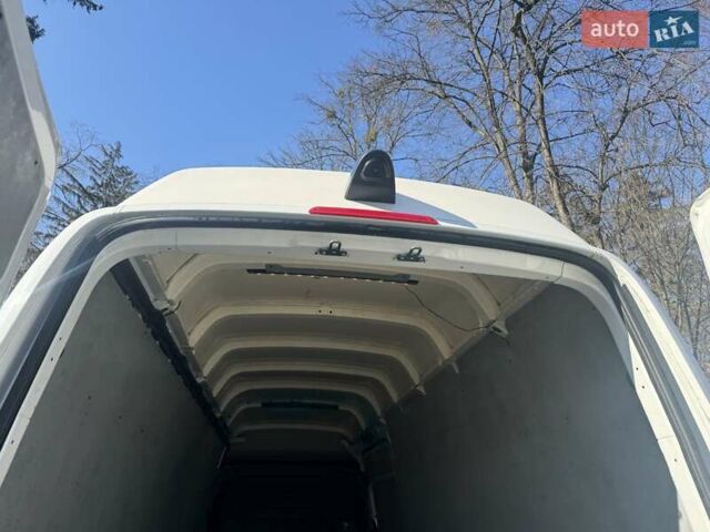 Белый Мерседес Sprinter, объемом двигателя 2.99 л и пробегом 292 тыс. км за 60258 $, фото 16 на Automoto.ua