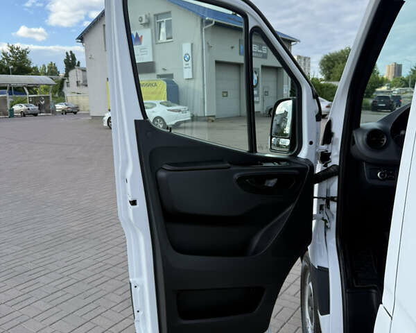 Белый Мерседес Sprinter, объемом двигателя 2.2 л и пробегом 208 тыс. км за 26999 $, фото 39 на Automoto.ua