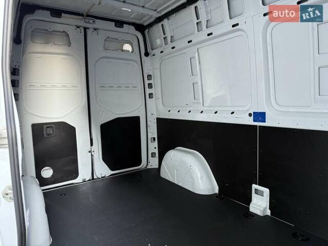 Белый Мерседес Sprinter, объемом двигателя 2.2 л и пробегом 198 тыс. км за 23950 $, фото 39 на Automoto.ua