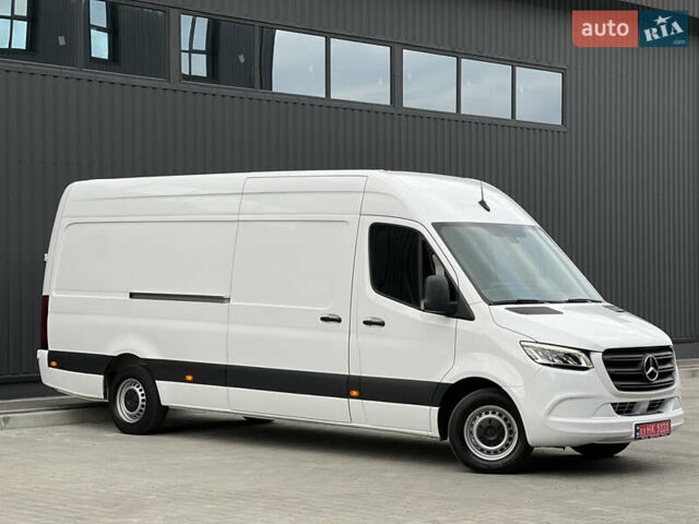 Белый Мерседес Sprinter, объемом двигателя 2.2 л и пробегом 253 тыс. км за 24700 $, фото 9 на Automoto.ua