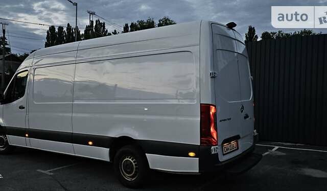 Белый Мерседес Sprinter, объемом двигателя 2.2 л и пробегом 490 тыс. км за 25990 $, фото 3 на Automoto.ua