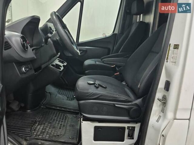 Белый Мерседес Sprinter, объемом двигателя 3 л и пробегом 1 тыс. км за 25999 $, фото 4 на Automoto.ua