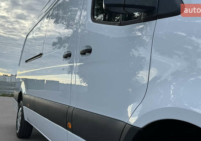 Белый Мерседес Sprinter, объемом двигателя 1.95 л и пробегом 241 тыс. км за 25900 $, фото 16 на Automoto.ua
