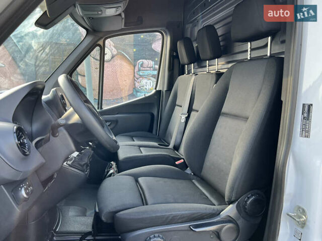 Белый Мерседес Sprinter, объемом двигателя 2 л и пробегом 111 тыс. км за 25999 $, фото 33 на Automoto.ua