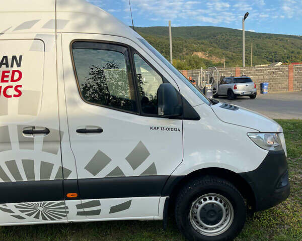 Белый Мерседес Sprinter, объемом двигателя 2.99 л и пробегом 400 тыс. км за 36500 $, фото 12 на Automoto.ua
