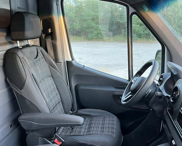 Белый Мерседес Sprinter, объемом двигателя 3 л и пробегом 51 тыс. км за 33900 $, фото 17 на Automoto.ua